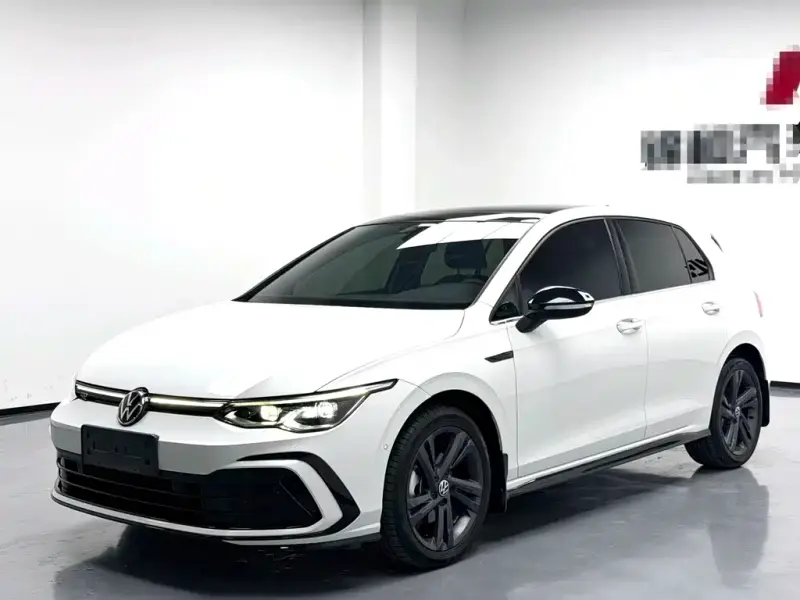 Volkswagen Golf, 2024