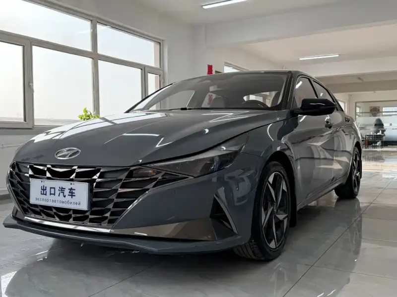 Hyundai Elantra, 2022