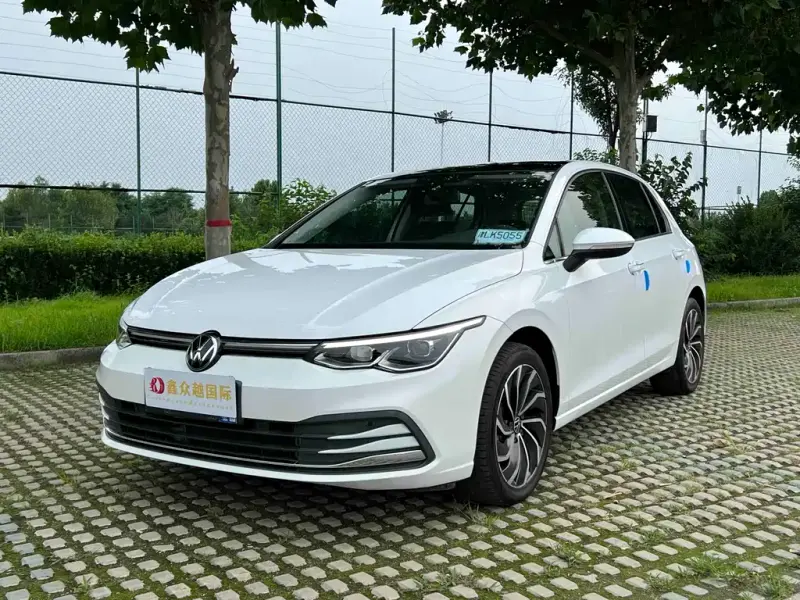 Volkswagen Golf, 2022
