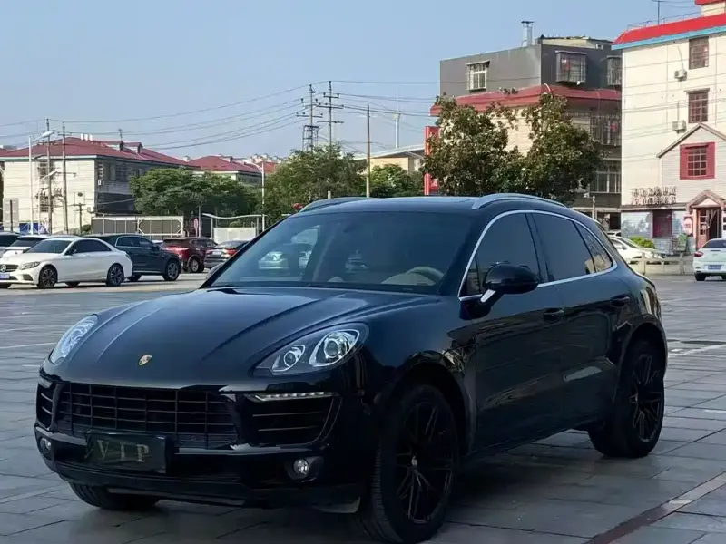 Porsche Macan, 2015