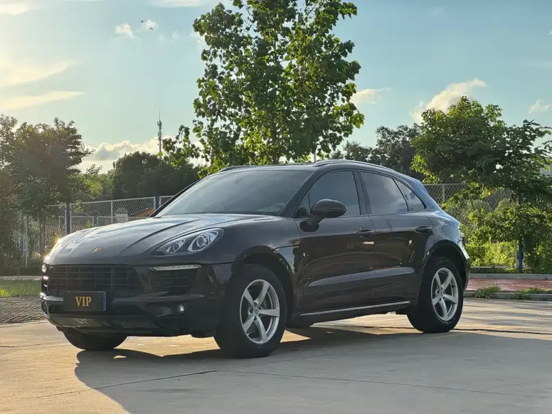 Porsche Macan, 2015