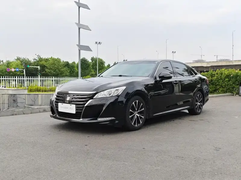 Toyota Crown, 2018