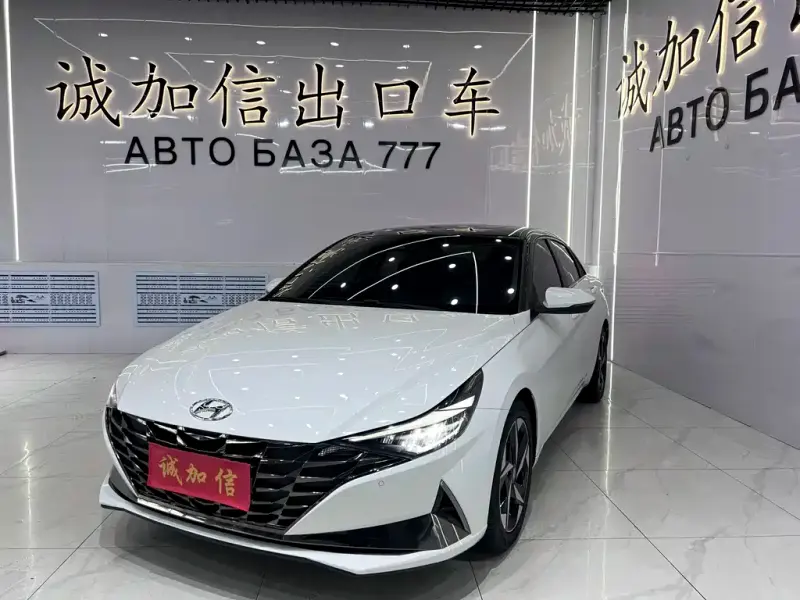 Hyundai Elantra, 2023