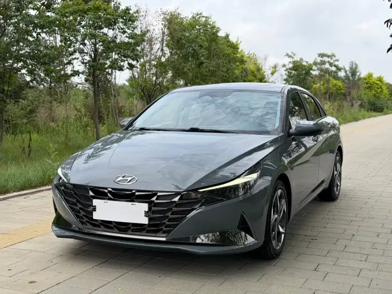 Hyundai Elantra, 2022