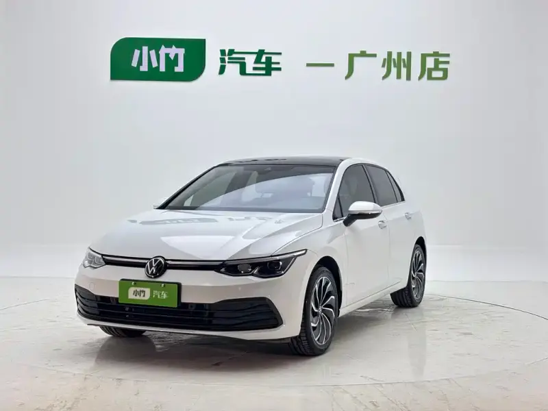 Volkswagen Golf, 2023