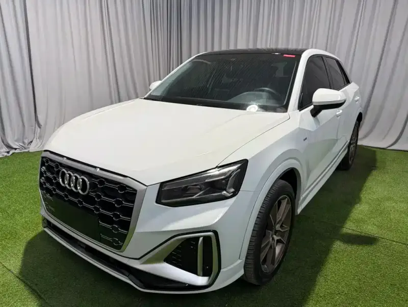 Audi Q2L, 2022