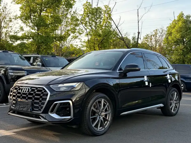Audi Q5L, 2022