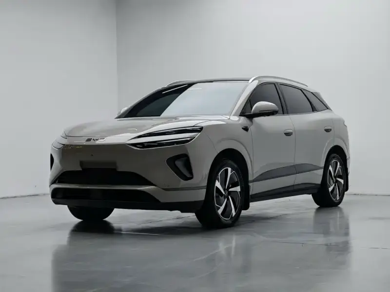 BYD 06, 2025