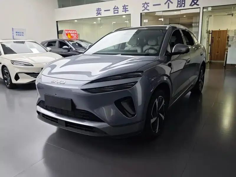 BYD 06, 2025