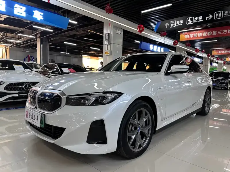 BMW i3, 2023