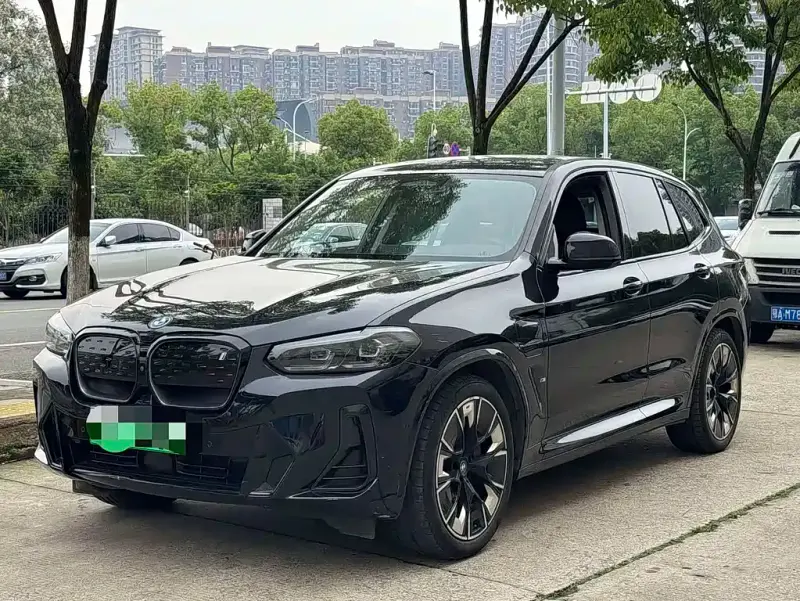 BMW iX3, 2023