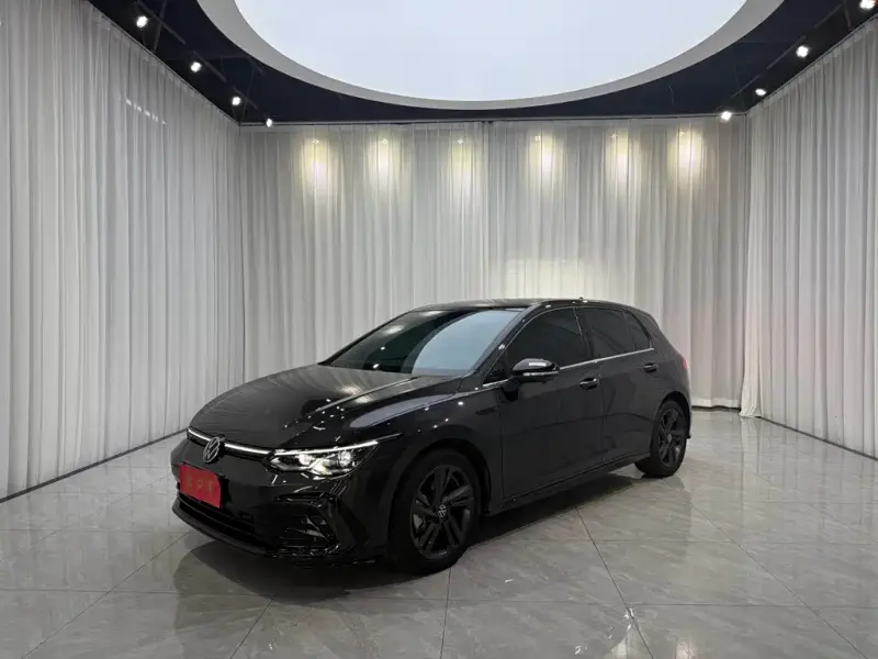 Volkswagen Golf, 2024