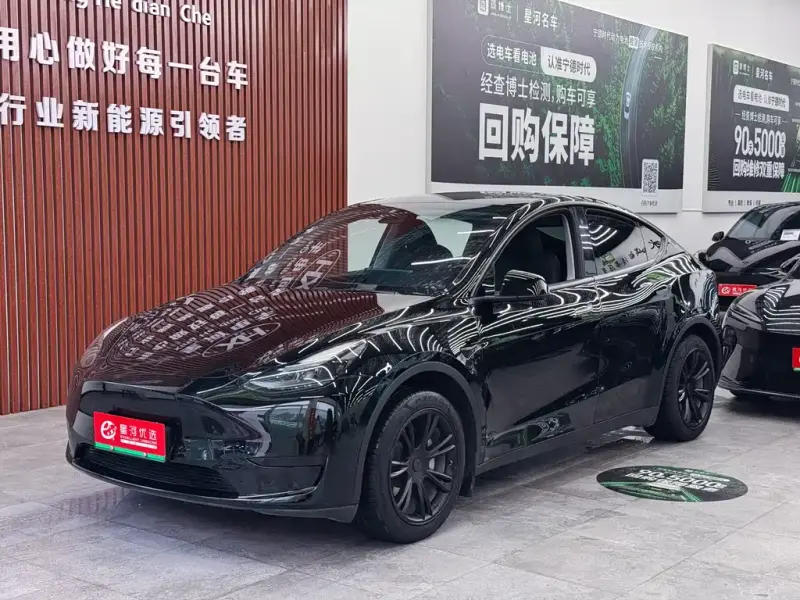 Tesla Model Y, 2023