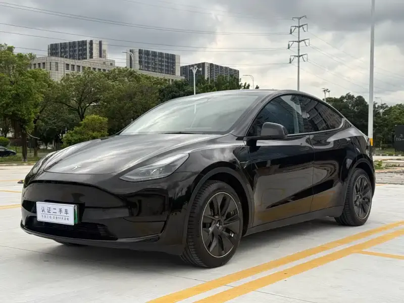 Tesla Model Y, 2022
