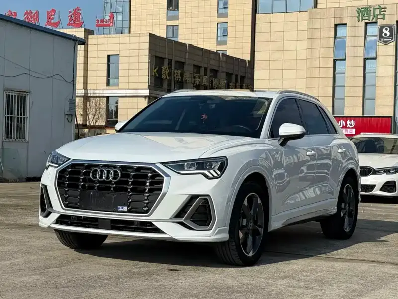 Audi Q3, 2022