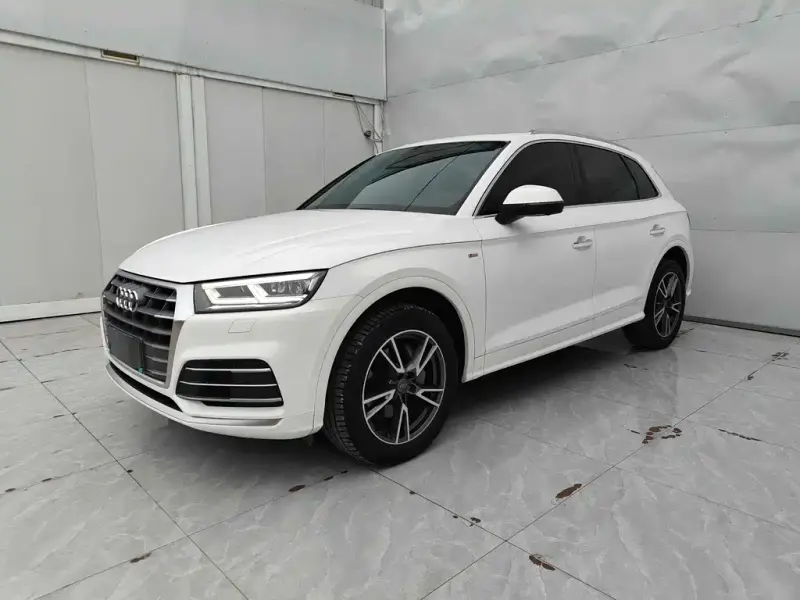 Audi Q5L, 2021