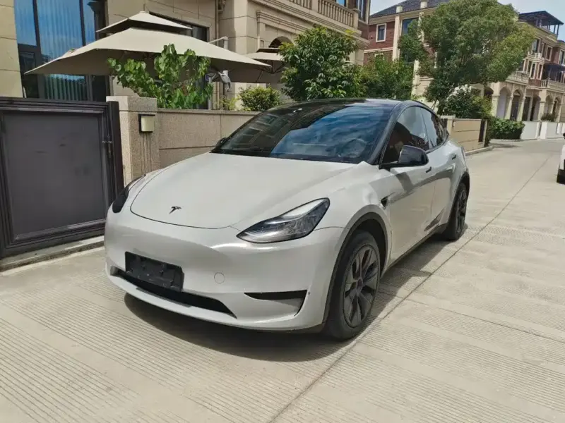 Tesla Model Y, 2023