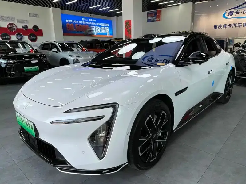 Avatr 06, 2025