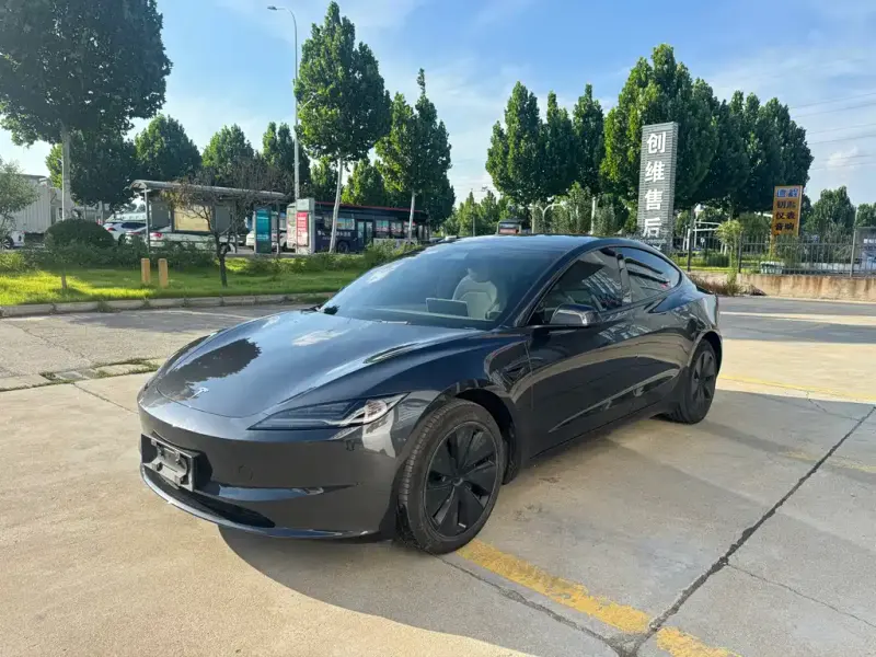 Tesla Model 3, 2025