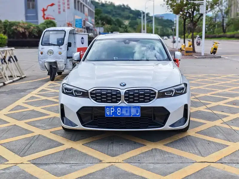 BMW 3 Series, 2023