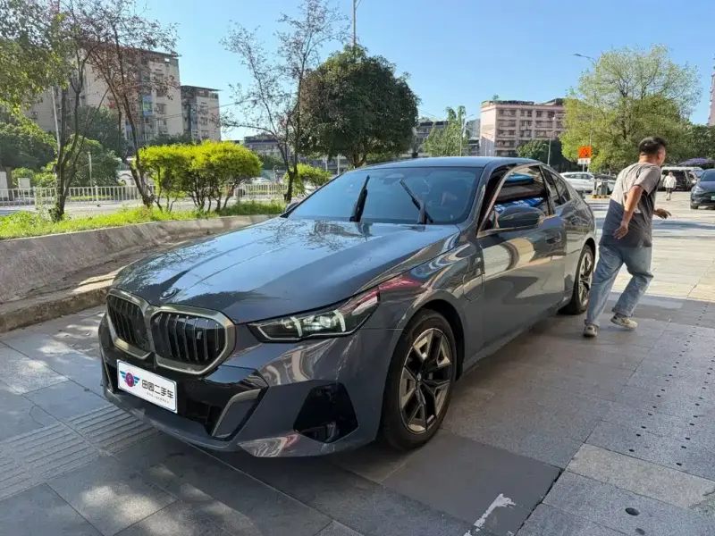 BMW i5, 2024
