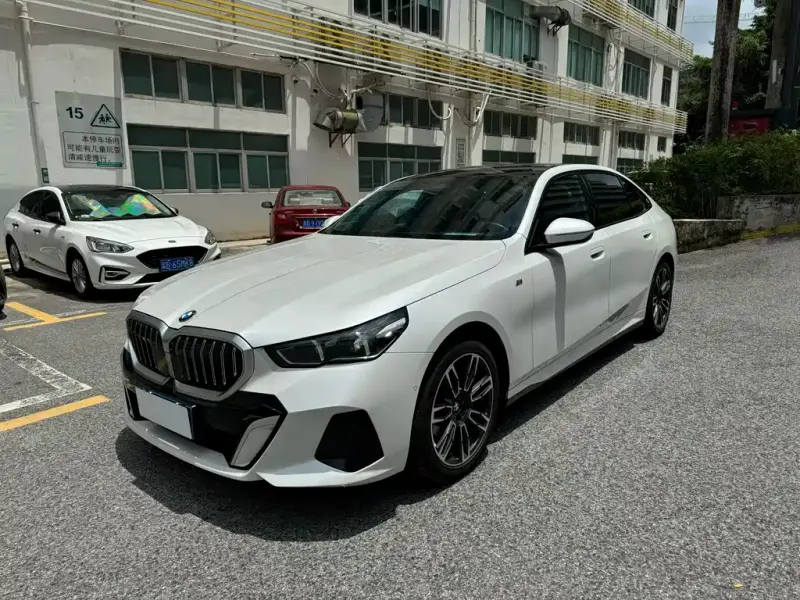 BMW 5 Series, 2024