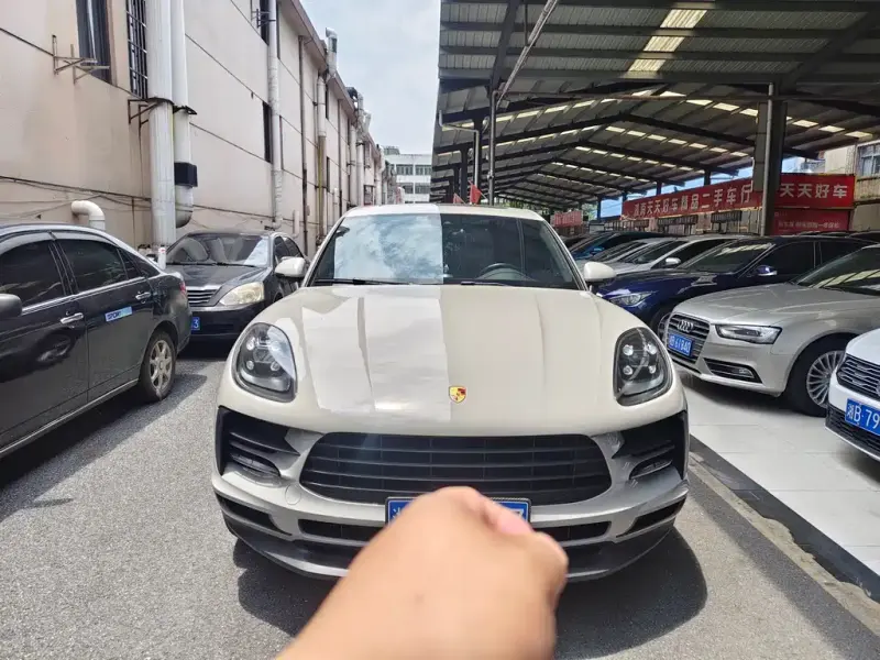 Porsche Macan, 2022