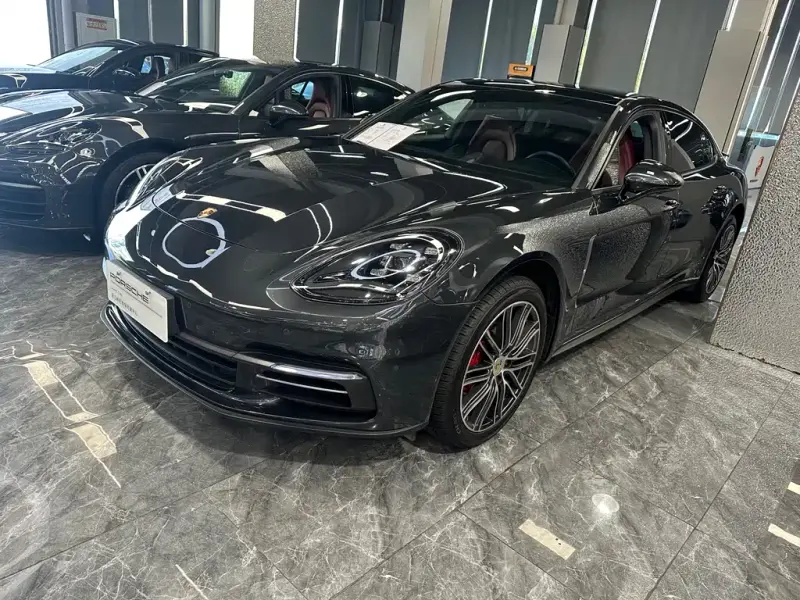 Porsche Panamera, 2018