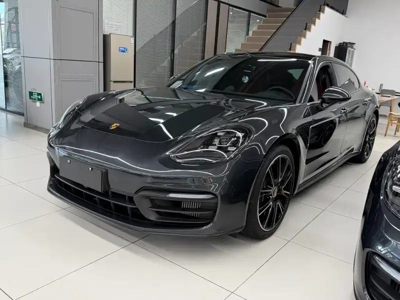 Porsche Panamera, 2023