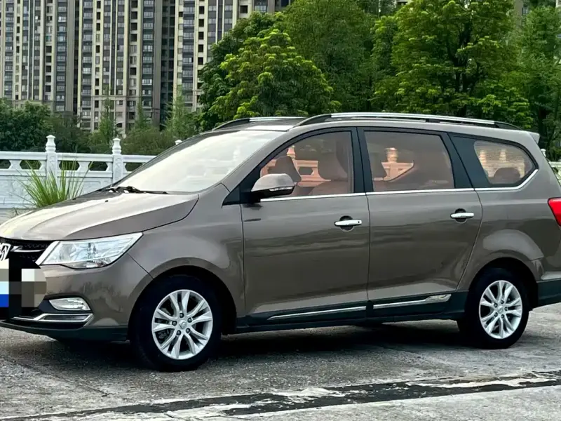 Baojun 730, 2017