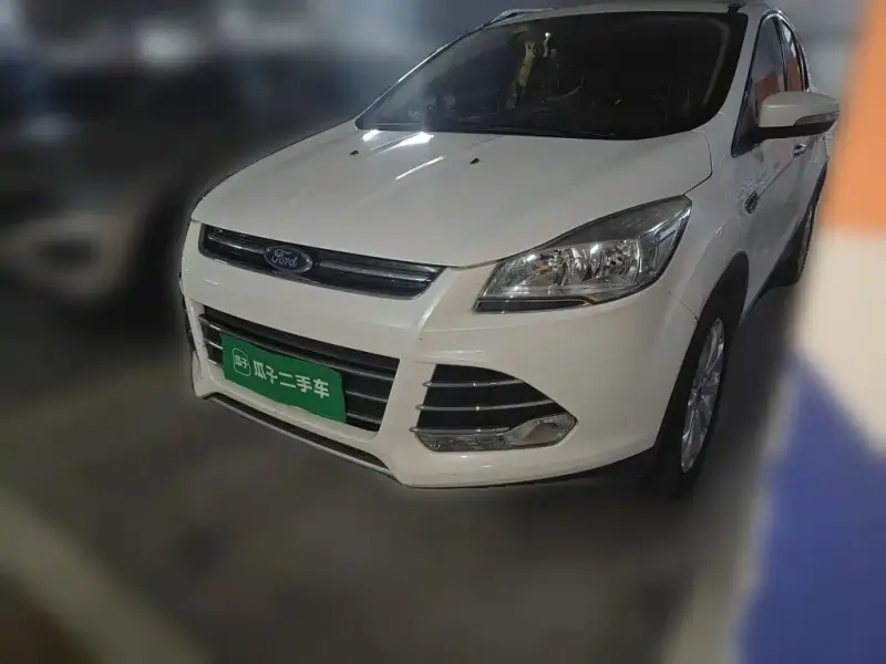 Ford Kuga, 2015