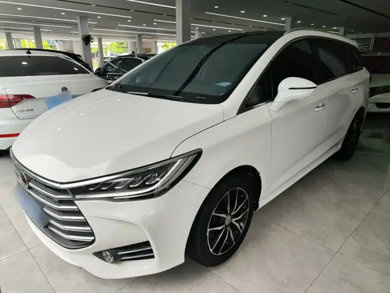 BYD MAX, 2018