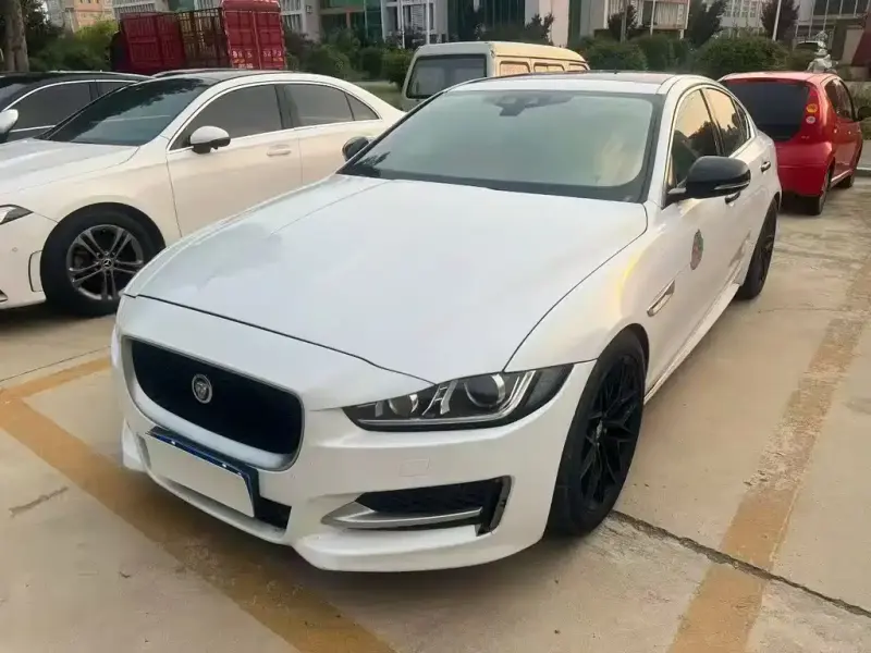 Jaguar XE, 2016