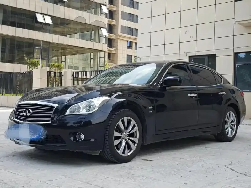 Infiniti Q70, 2014