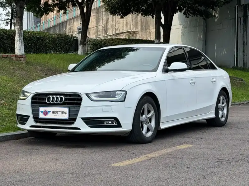Audi A4L, 2015