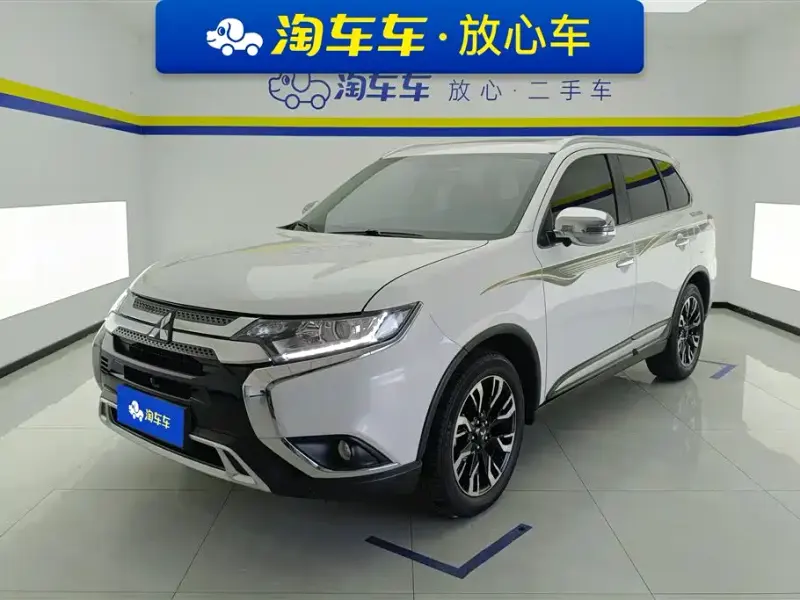 Mitsubishi Outlander, 2020