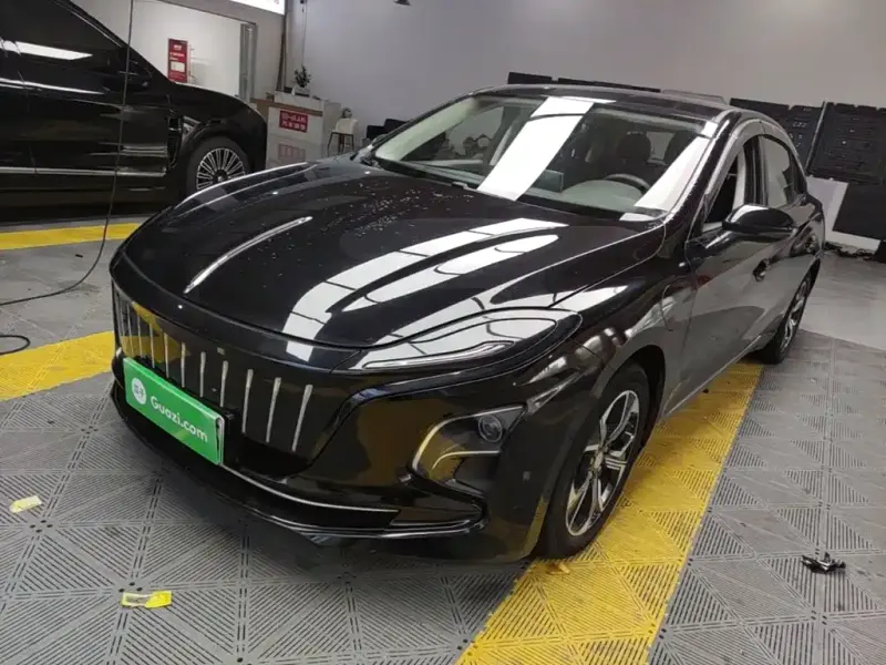 Hongqi E-QM5, 2023