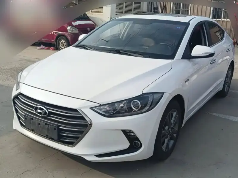 Hyundai Elantra, 2022