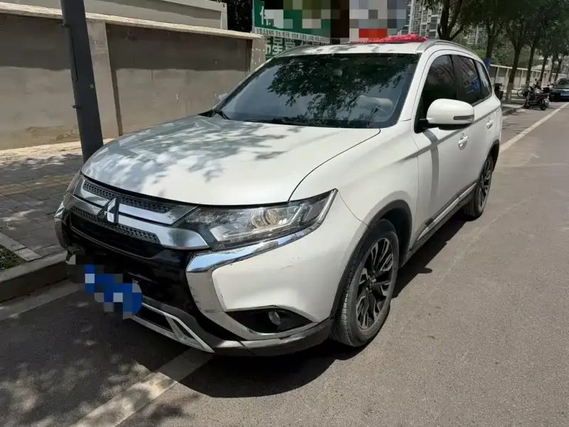 Mitsubishi Outlander, 2021