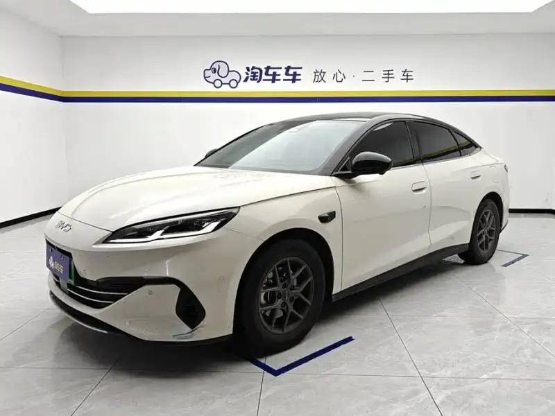 BYD 06, 2025