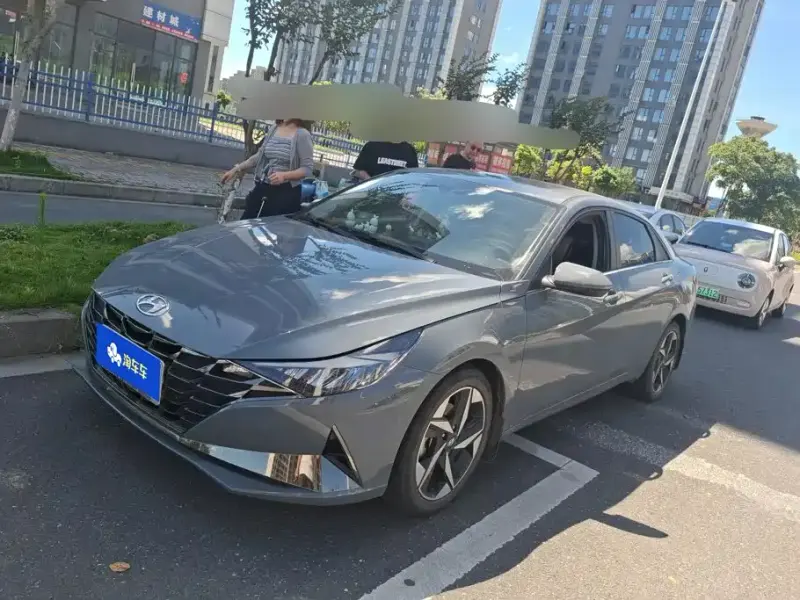 Hyundai Elantra, 2022