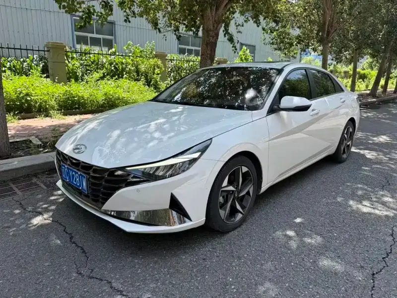 Hyundai Elantra, 2023