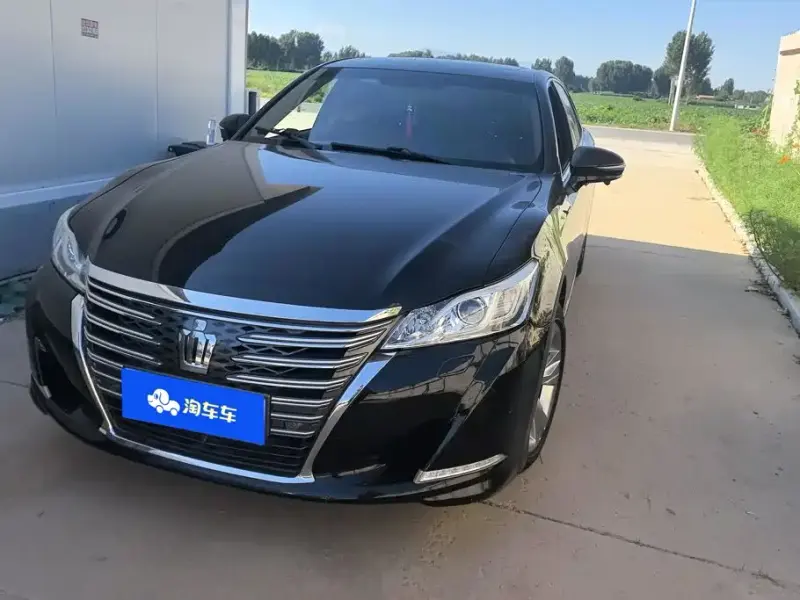 Toyota Crown, 2016