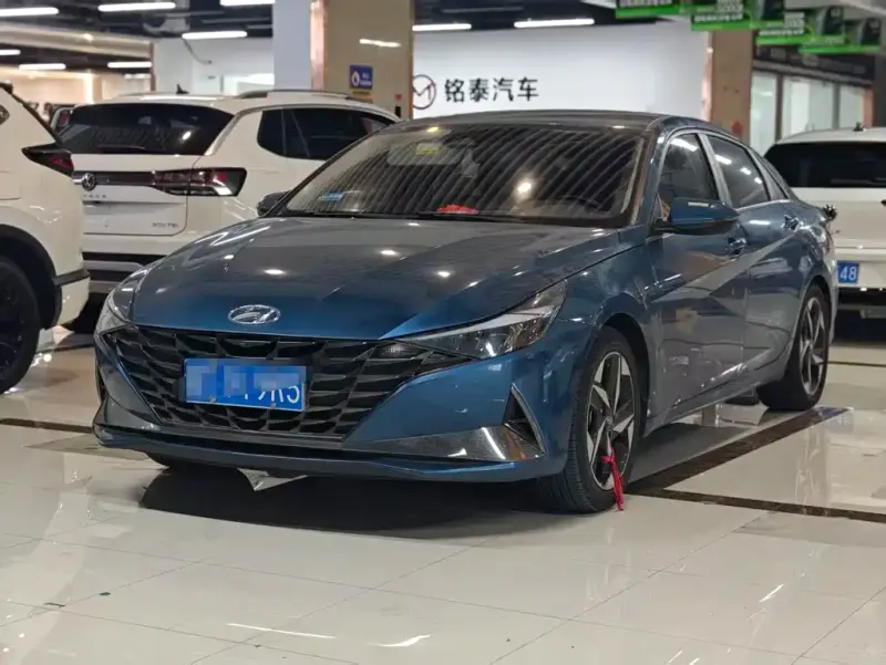 Hyundai Elantra, 2022
