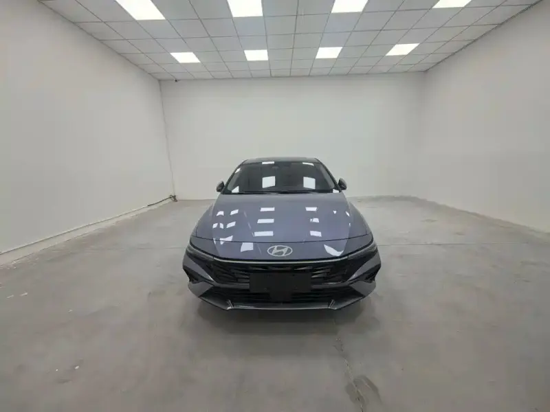 Hyundai Elantra, 2024