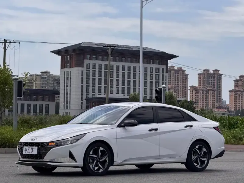 Hyundai Elantra, 2023