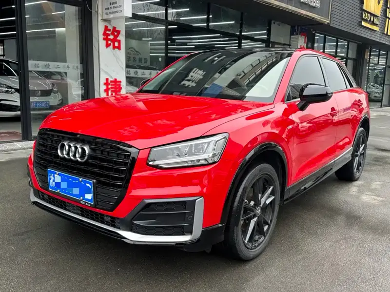 Audi Q2L, 2021