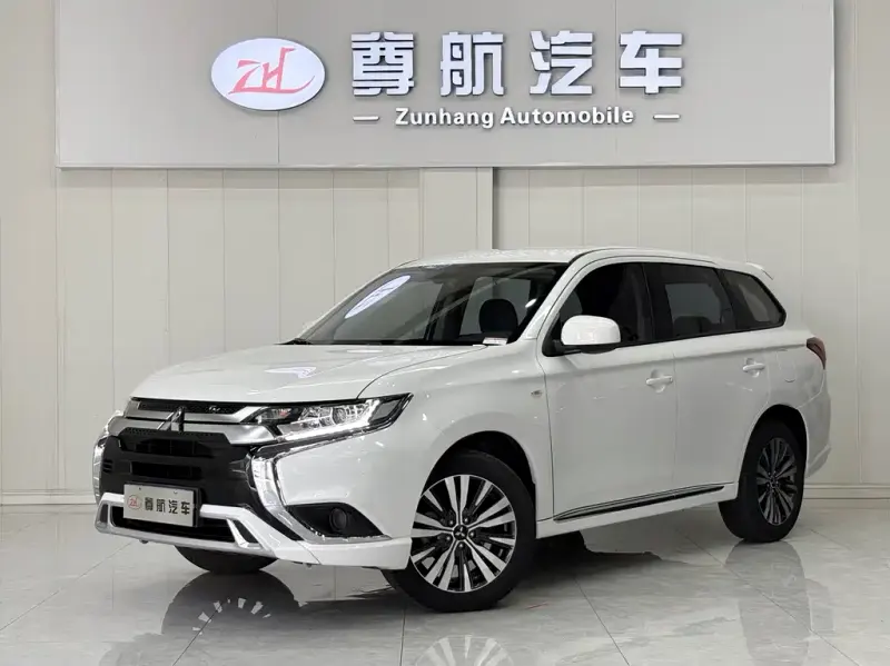Mitsubishi Outlander, 2023