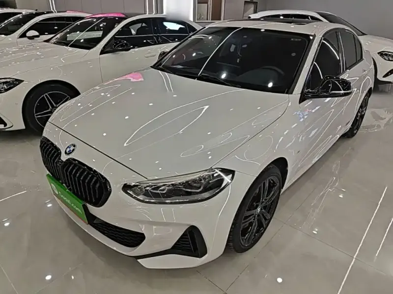 BMW 1 Series, 2022