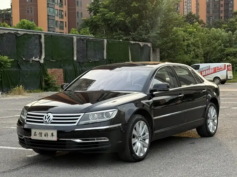 Volkswagen Phaeton, 2013